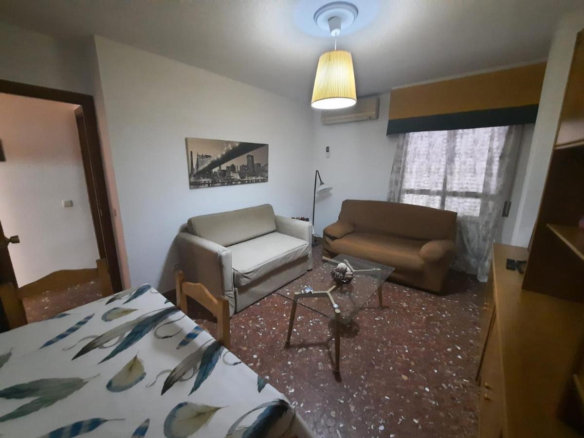 Apartamento Entre Patios San Basilio Apartment กอร์โดบา ภายนอก รูปภาพ